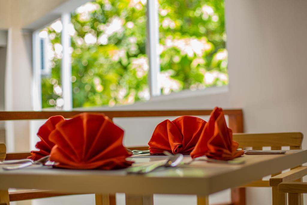 Kuredhi Beach Inn Maafushi Extérieur photo
