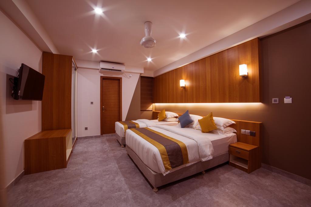 Kuredhi Beach Inn Maafushi Extérieur photo