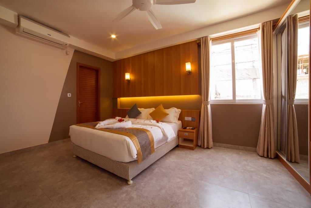 Kuredhi Beach Inn Maafushi Extérieur photo