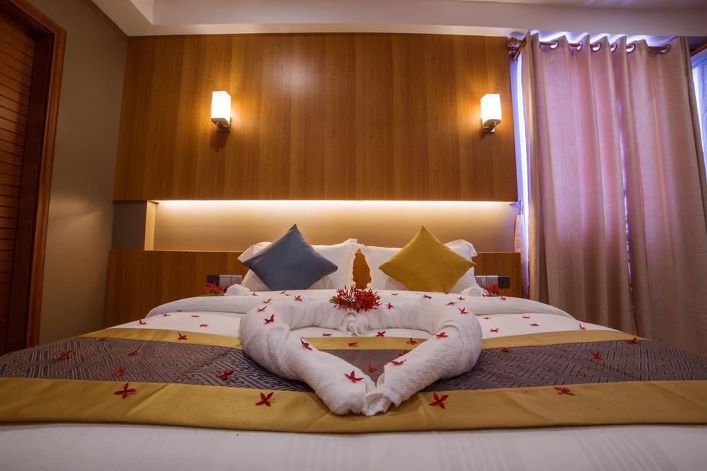 Kuredhi Beach Inn Maafushi Extérieur photo