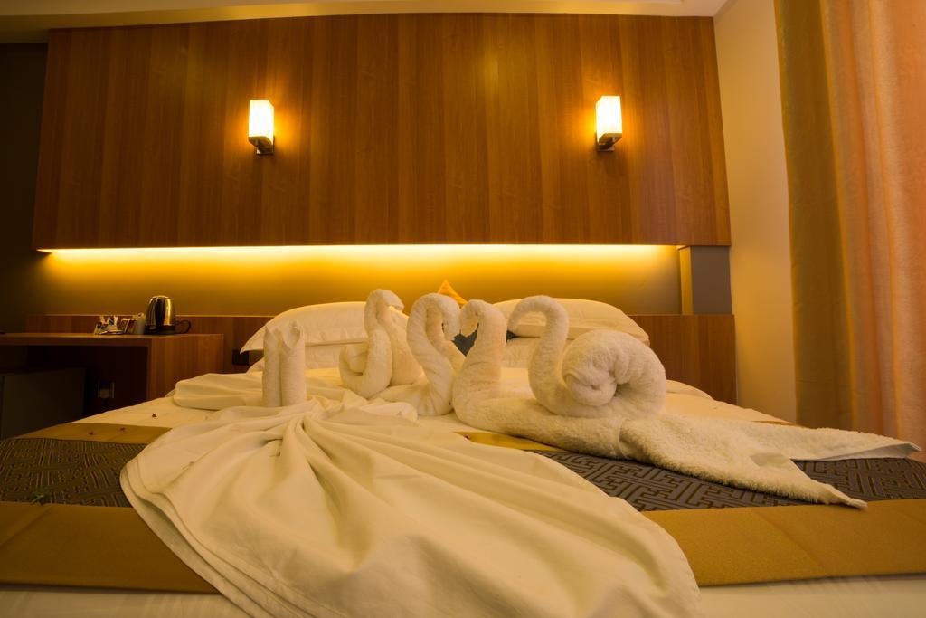 Kuredhi Beach Inn Maafushi Extérieur photo