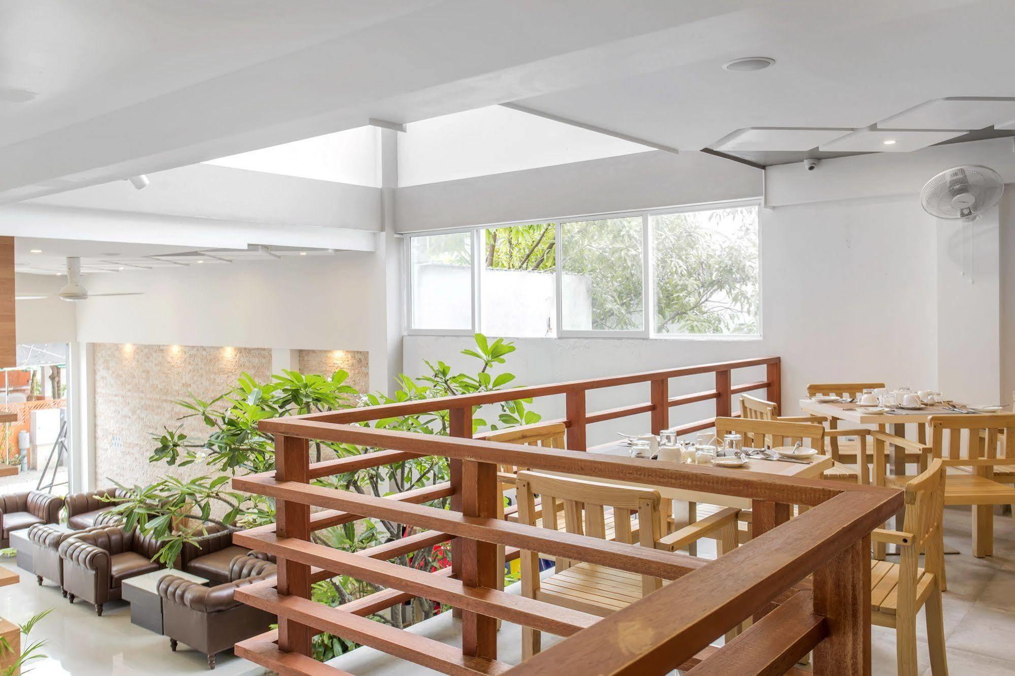 Kuredhi Beach Inn Maafushi Extérieur photo
