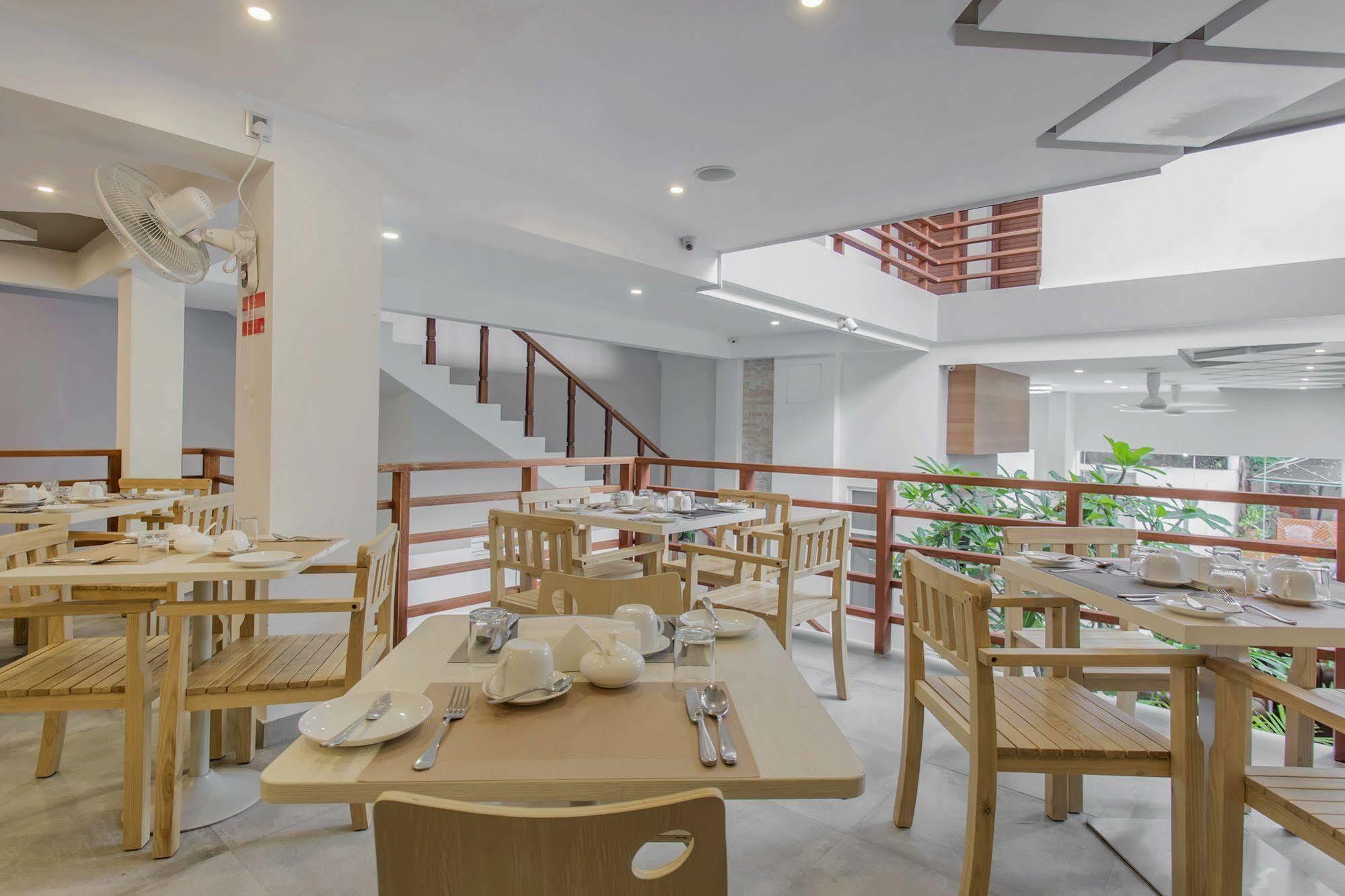 Kuredhi Beach Inn Maafushi Extérieur photo
