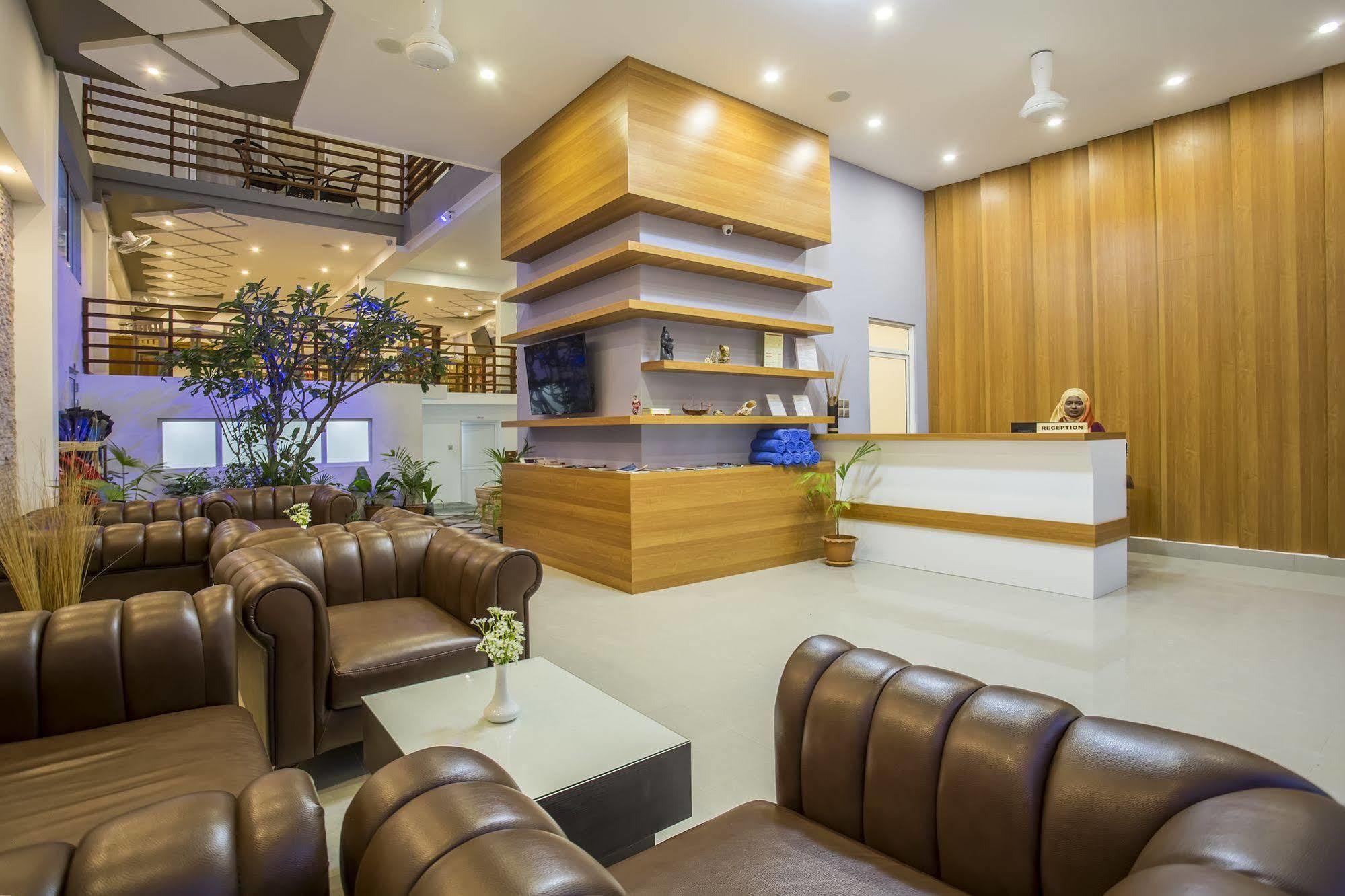 Kuredhi Beach Inn Maafushi Extérieur photo