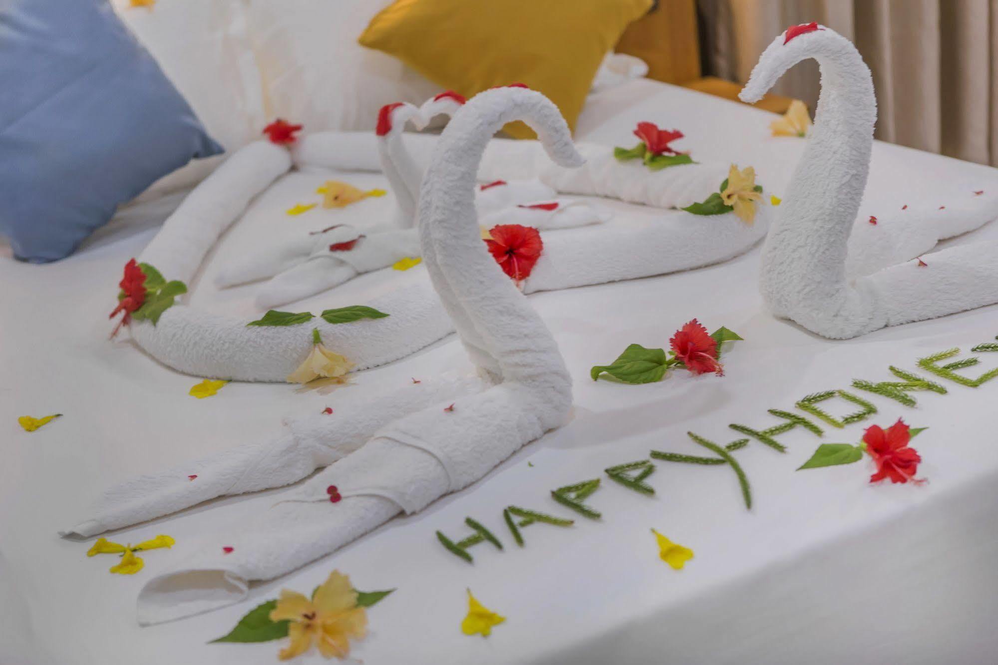 Kuredhi Beach Inn Maafushi Extérieur photo